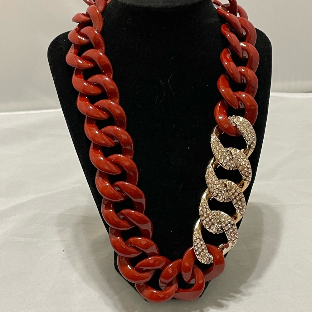 Alisha d Acrylic Necklace